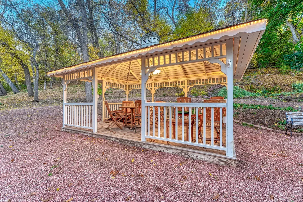 735 S Bear Paw Ln, Colorado Springs, CO 80906