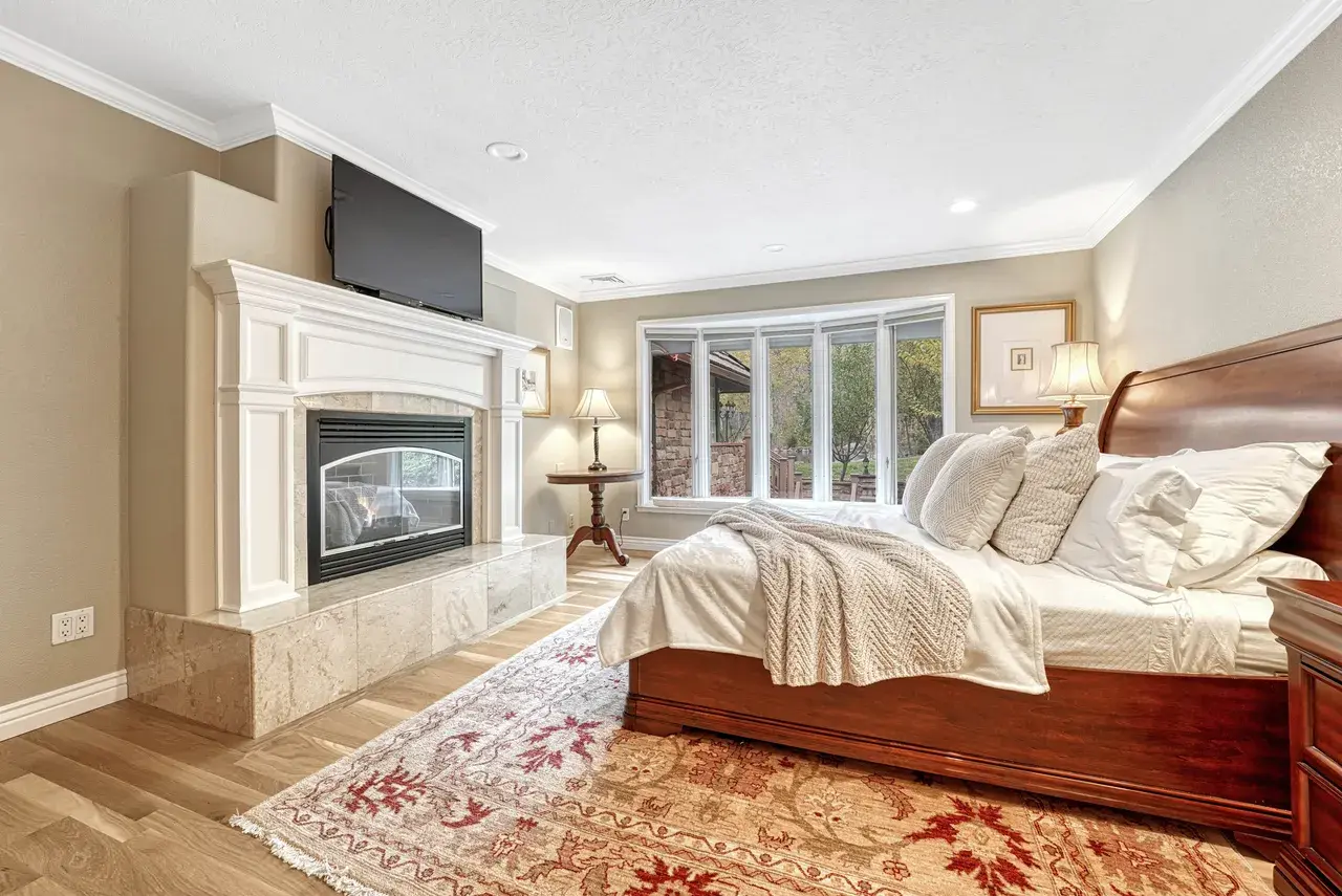 735 S Bear Paw Ln, Colorado Springs, CO 80906