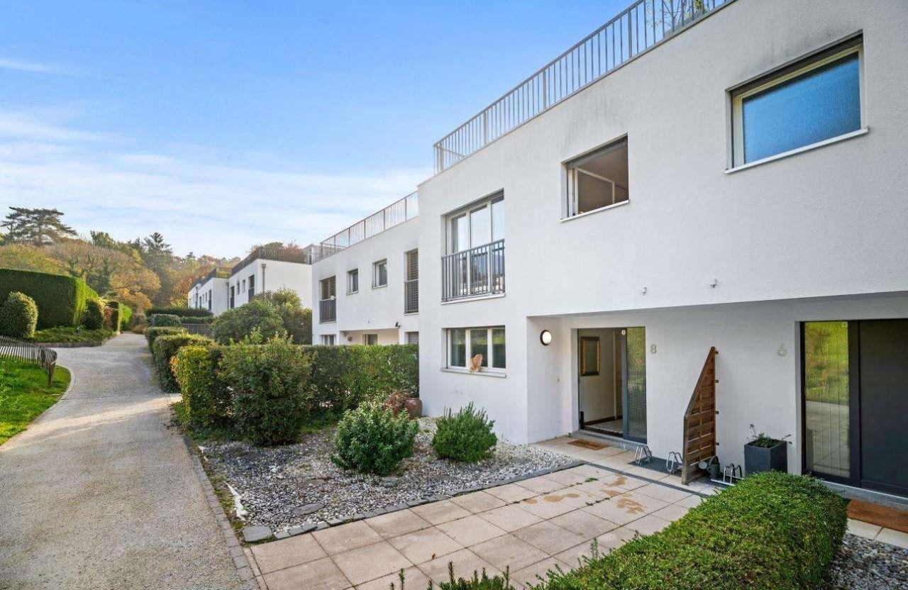 Laura Aguilera Royal Residence With Breathtaking Views