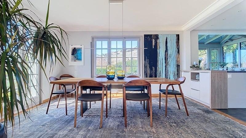 Laura Aguilera Unique property of 6.5 rooms just a moment from the town of Cully