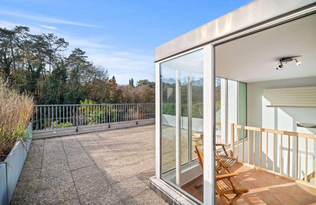 Laura Aguilera Royal Residence With Breathtaking Views