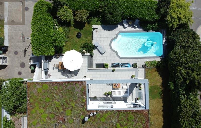 moderne Villa mit Pool, viel Licht und Komfort