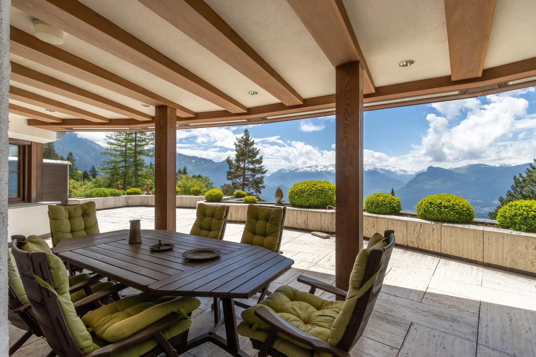 Laura Aguilera Royal Residence With Breathtaking Views