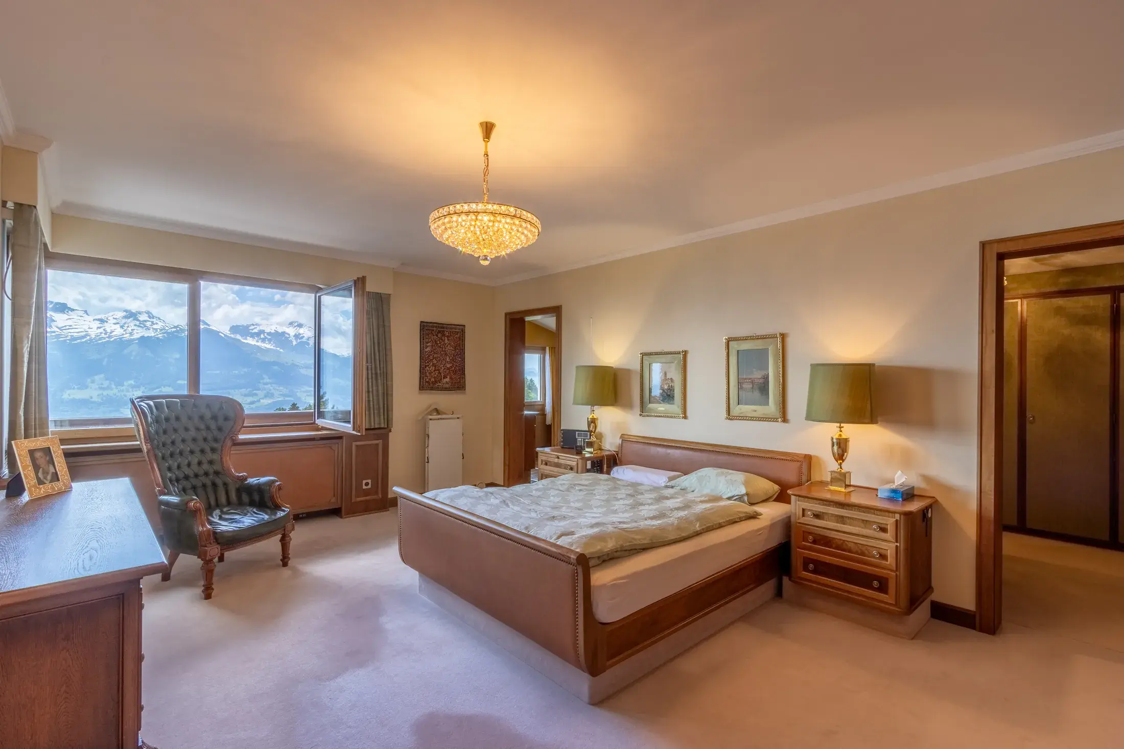 Laura Aguilera Royal Residence With Breathtaking Views