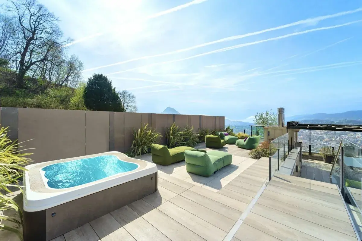 Lugano, Aldesago: Penthouse With Lake View Terrace, 5.5 Rooms