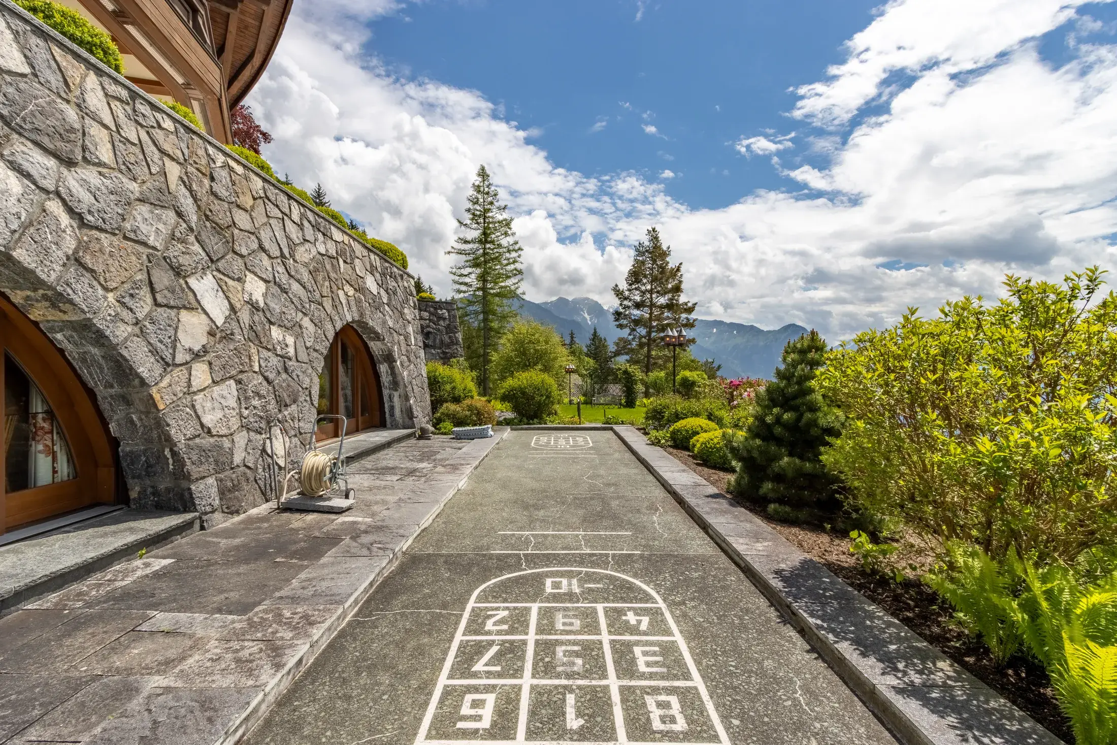 Laura Aguilera Royal Residence With Breathtaking Views