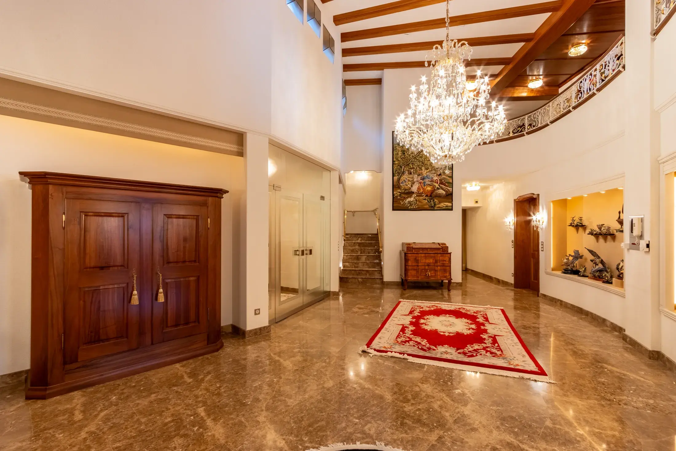 Laura Aguilera Royal Residence With Breathtaking Views