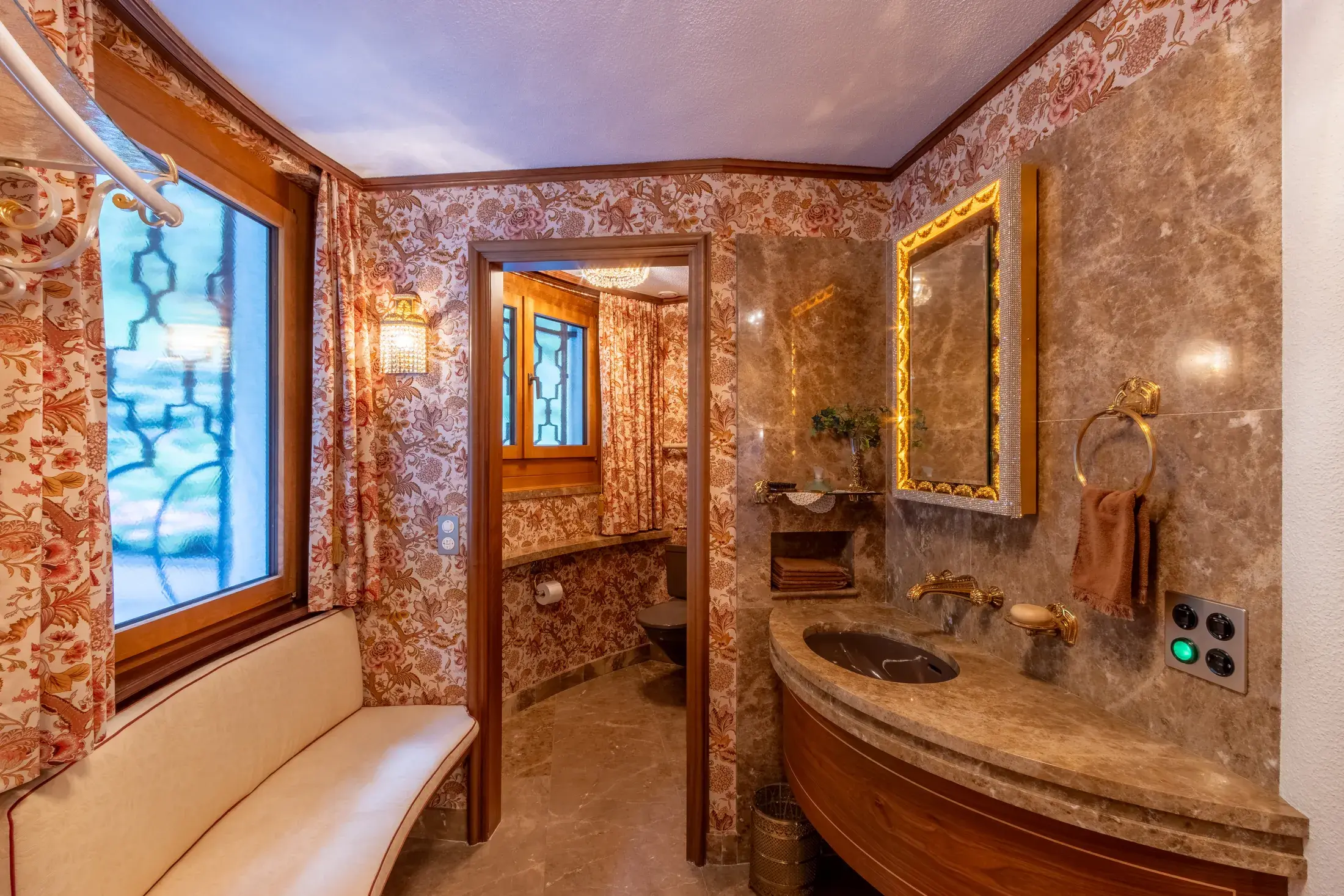 Laura Aguilera Royal Residence With Breathtaking Views