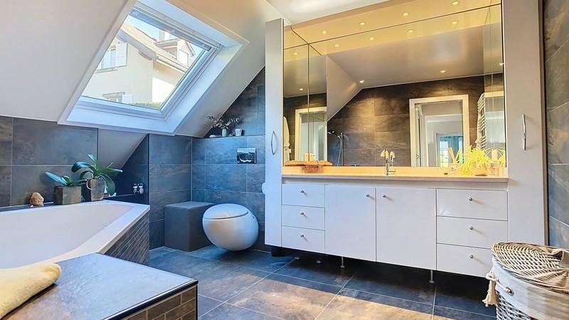 Laura Aguilera Unique property of 6.5 rooms just a moment from the town of Cully