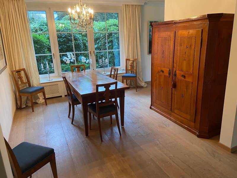 "Luxuriöses, freistehendes 5 1/2 Zimmer Einfamilienhaus in Herrliberg mit Schwimmbad"