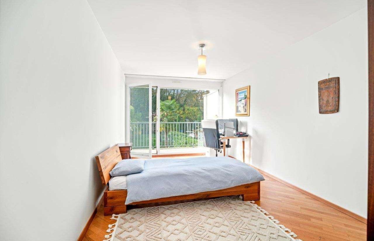 Laura Aguilera Royal Residence With Breathtaking Views