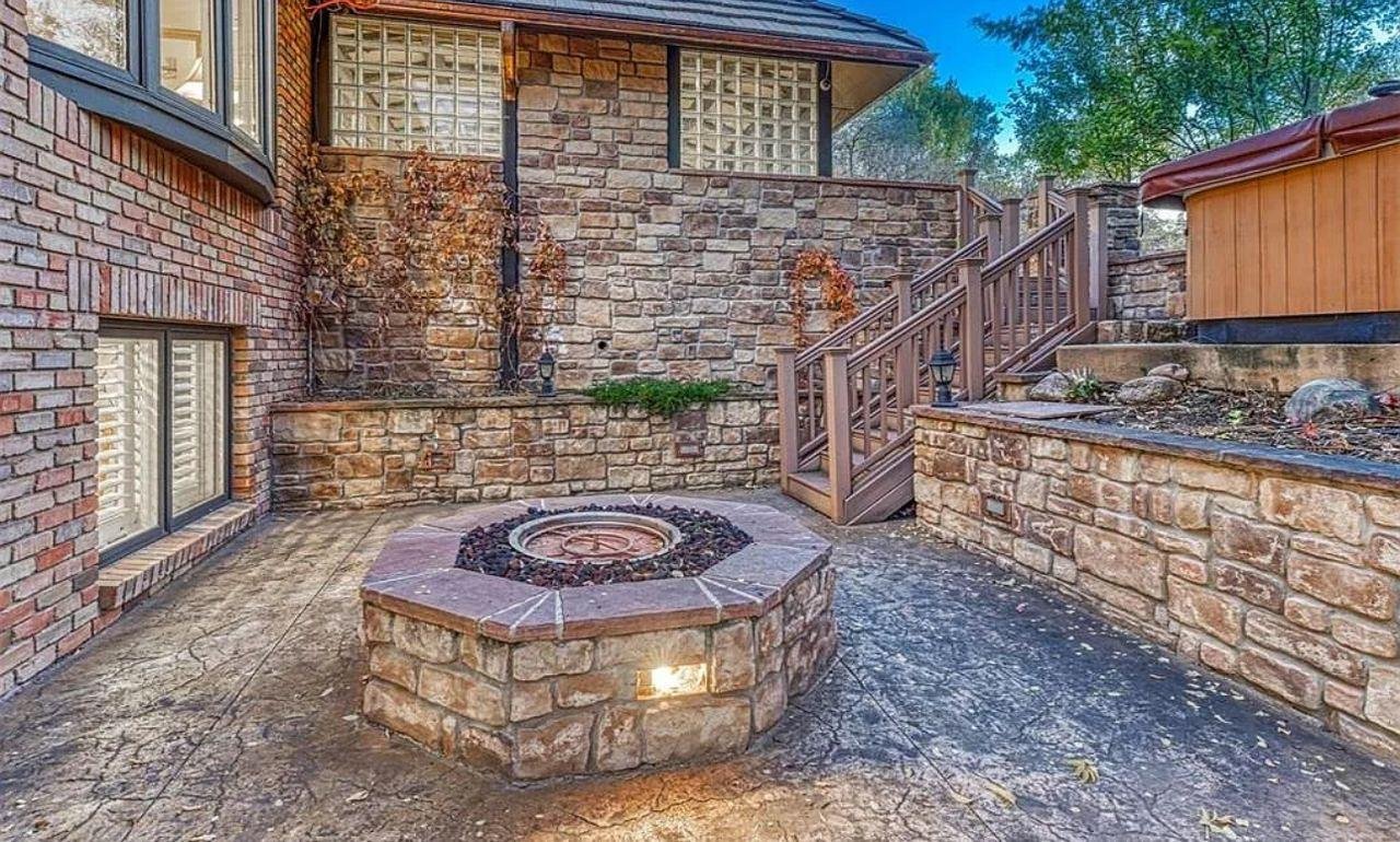 735 S Bear Paw Ln, Colorado Springs, CO 80906