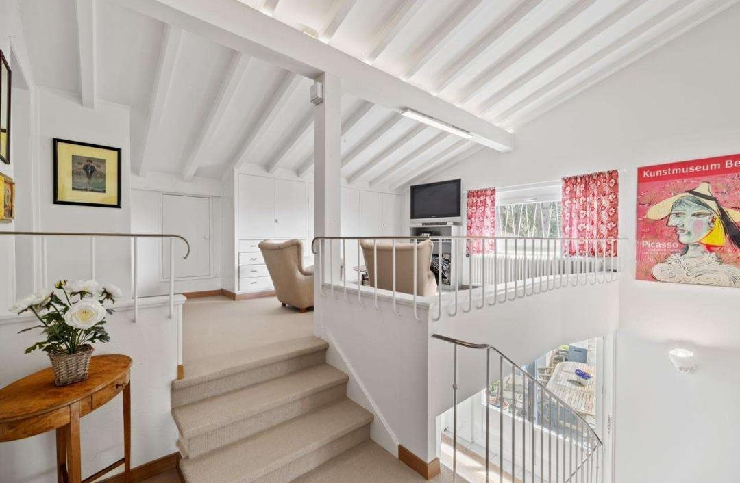 Laura Aguilera Royal Residence With Breathtaking Views