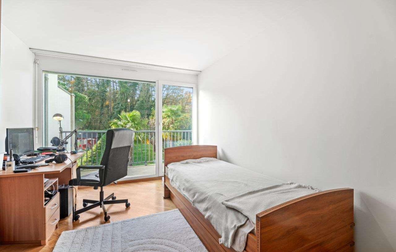 Laura Aguilera Royal Residence With Breathtaking Views