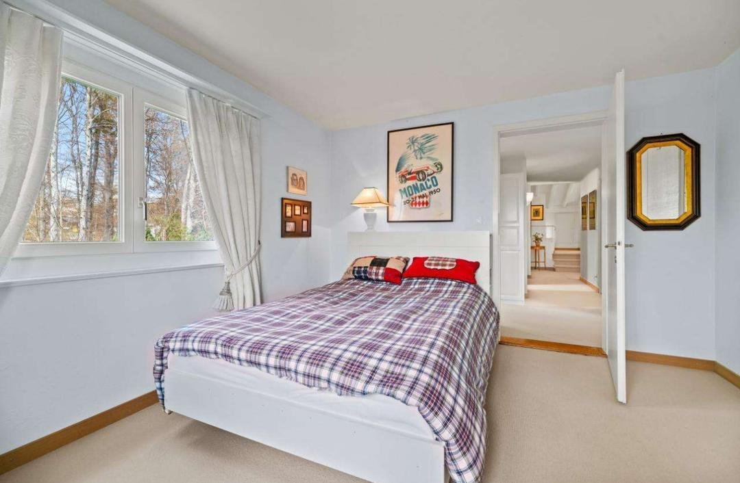 Laura Aguilera Royal Residence With Breathtaking Views