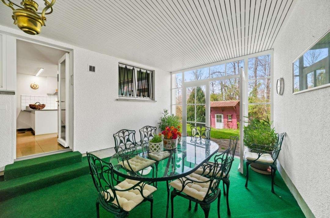 Laura Aguilera Royal Residence With Breathtaking Views