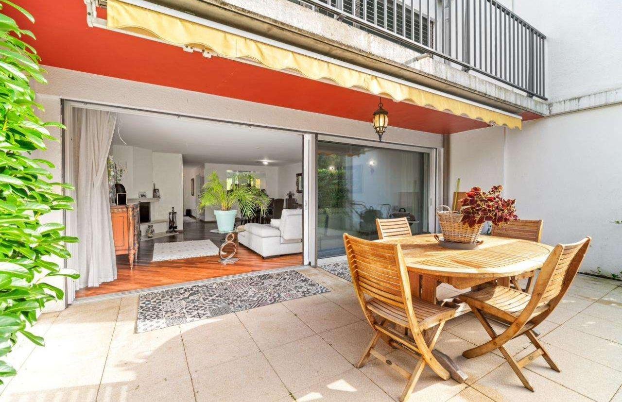 Laura Aguilera Royal Residence With Breathtaking Views