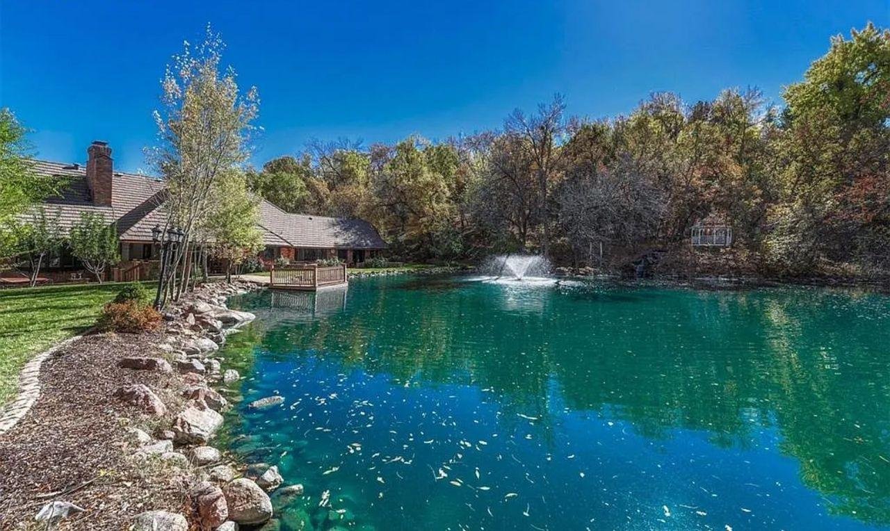 735 S Bear Paw Ln, Colorado Springs, CO 80906