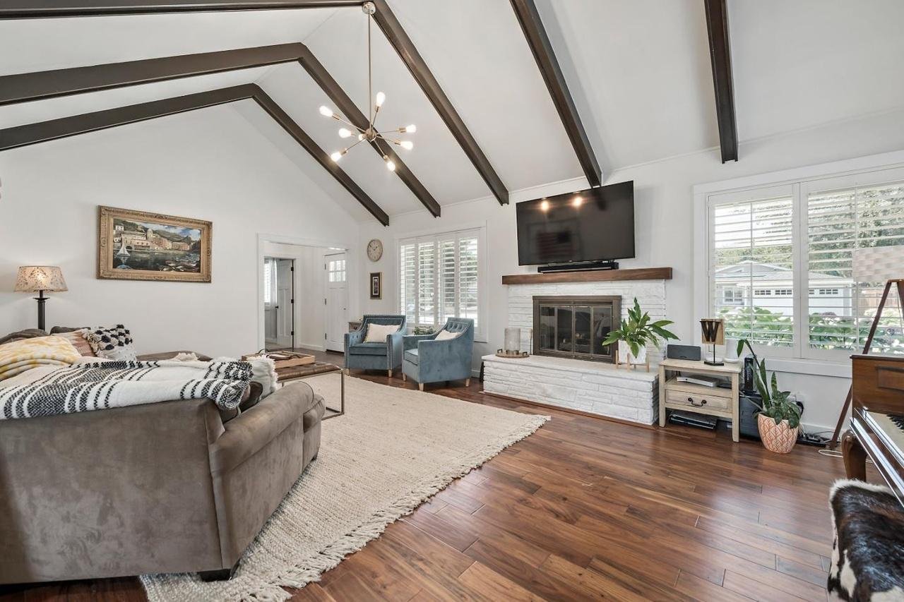 Laura Aguilera 1494 Gerhardt Ave, SAN JOSE, CA 95125